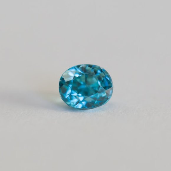 1.08 ct gorgeous color Natural Oval Blue Zircon - Picture 4 of 4